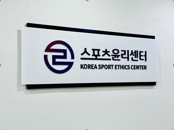 库里复出24分引领6人得分上双 普尔空砍24分 勇士客场轻取奇才