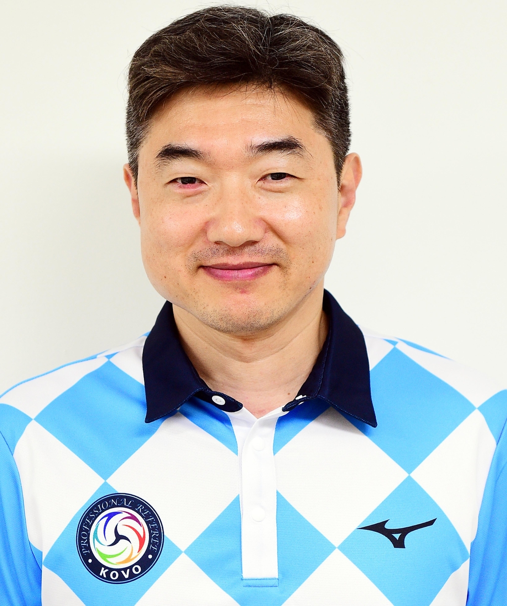 状态不错！孙铭徽18中7砍下23分5篮板 奈特贡献11分11篮板4盖帽