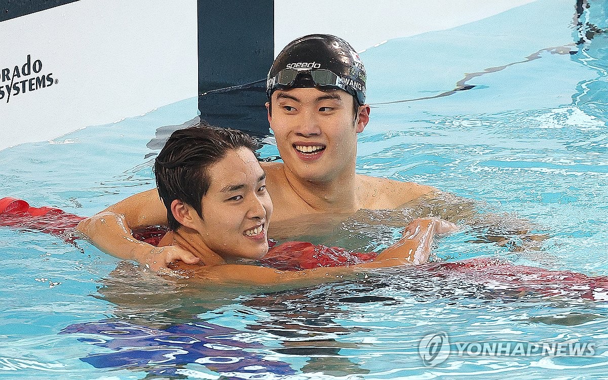 本赛季五大联赛参与进球榜：莱万、马尔穆什12球居首